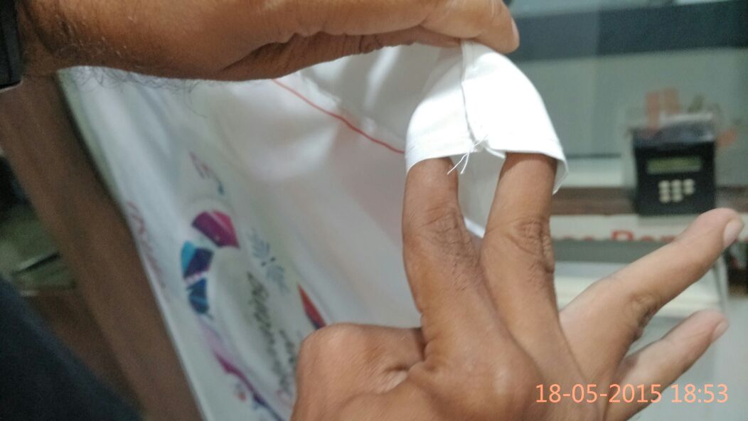 Side pocket for inserting hoisting rope in a stitched flag