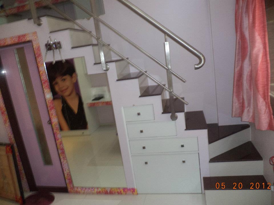 One interior design idea would be paste printed wall paper on the door frame to enhance the looks of the kid’s room