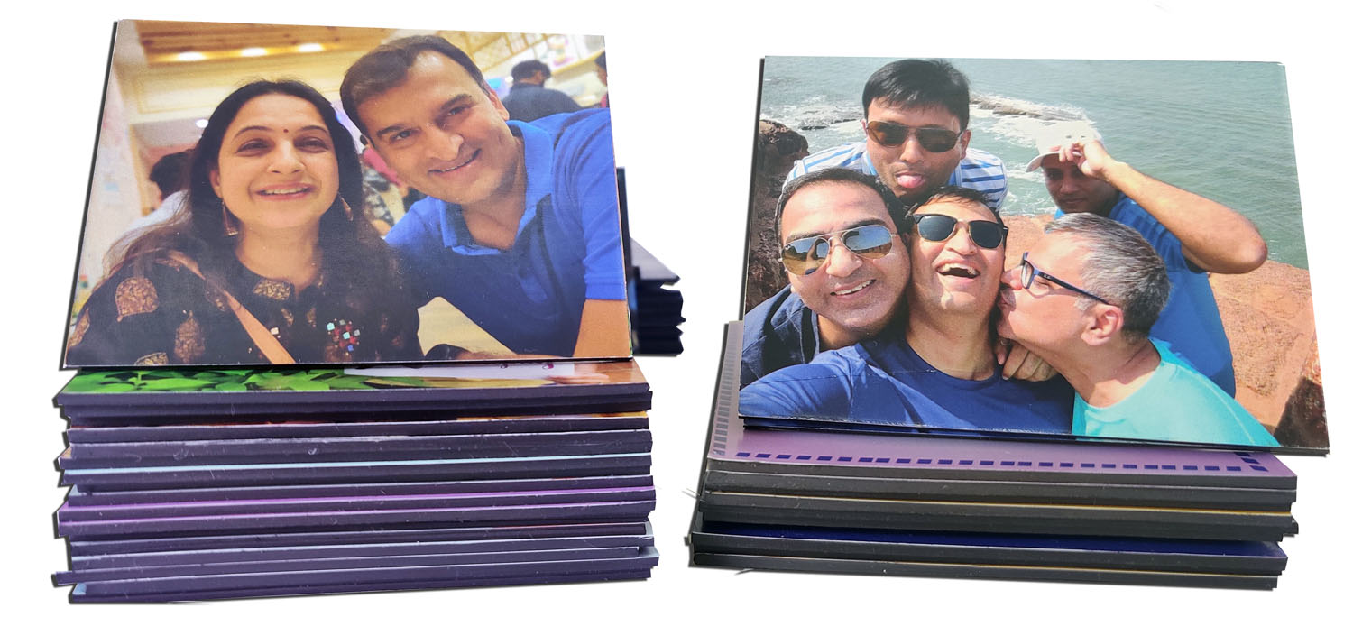 Digitally printed photos on 1.5 mm thick PVC magnetic sheet ensures that the magnets stick very strongly to the fridge and do not fall off